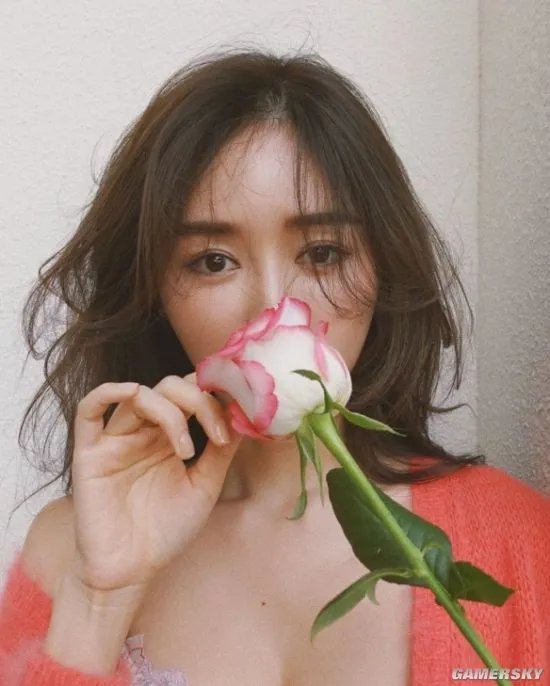 曾号称最美腰臀的轻熟风御姐 日本35岁加治瞳美照