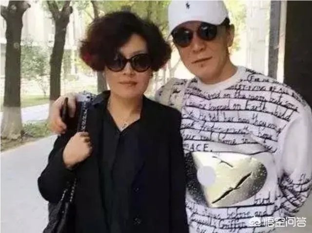 有人说头条全是李咏死的消息，难道一个艺人的离去会惊动全世界吗？你怎么看？
