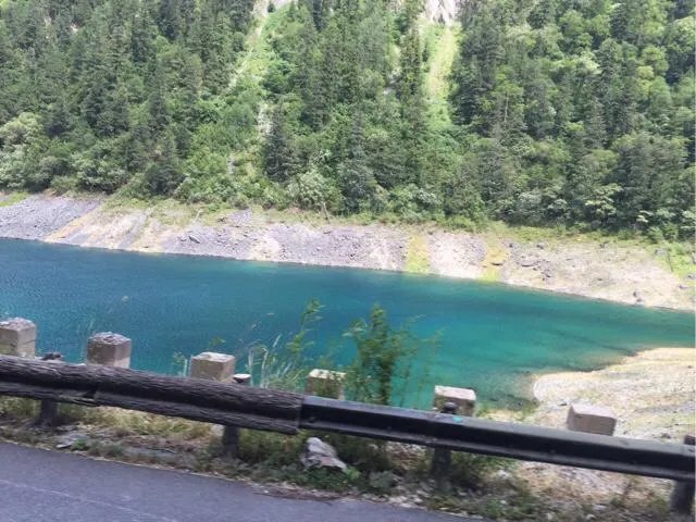 九寨沟地震过后又形成新的景点，你还会去吗？