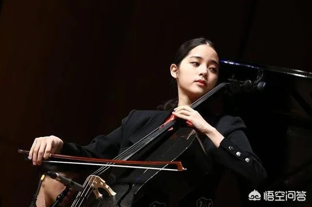 欧阳娜娜与Susan苏同框，网红和明星的差别大吗？