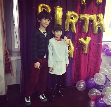 森碟绯闻男友石头天天皆上榜 盘点娱乐圈的小“金童玉女”