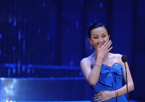 刘嘉玲金像奖终获影后 坦言：原来拿奖真是这么开心