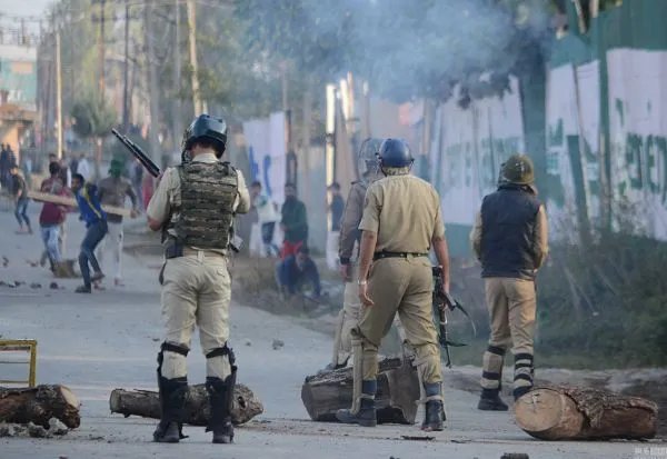 印度向巴基斯坦平民开火是否会影响两国的关系?