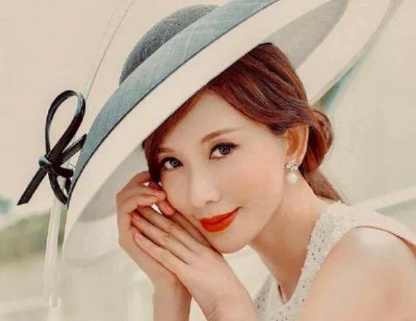 台媒曝出林志玲做试管婴儿的文件，是否侵犯了个人隐私？