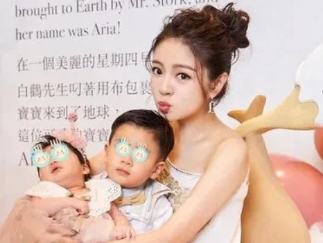 安以轩举办封肚派对,你能懂有钱人的生活吗?