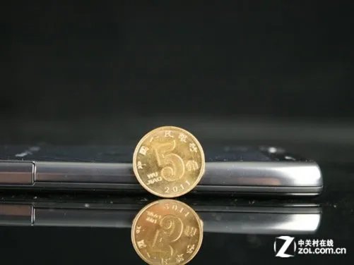 3300mAh聚量刀锋 摩托RAZR MAXX待机评测