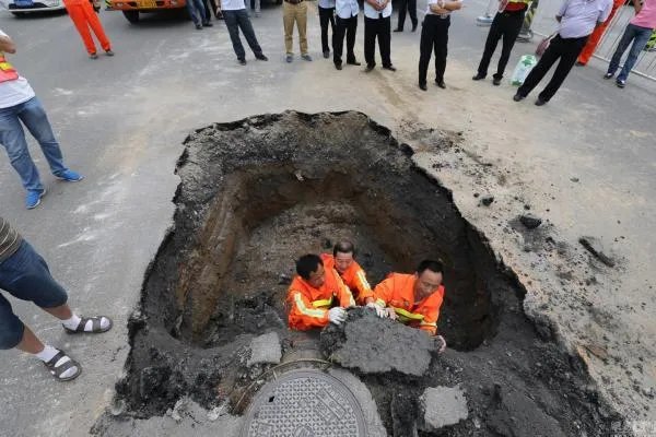 四川宜宾通报路面塌陷，导致塌陷的原因是什么？