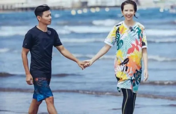 蔡少芬孕肚照曝光（组图）