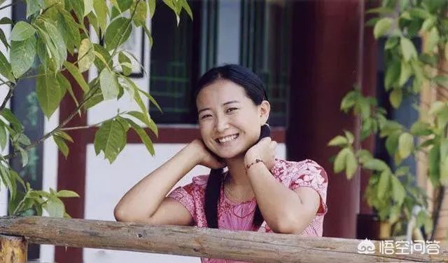 贾玲当年为什么会改行？她究竟是个怎样的人？