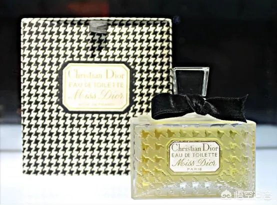 迪奥小姐三种颜色香水的区别是什么？