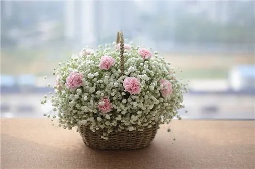 婚礼花篮用什么花好 婚礼花篮多少钱一对