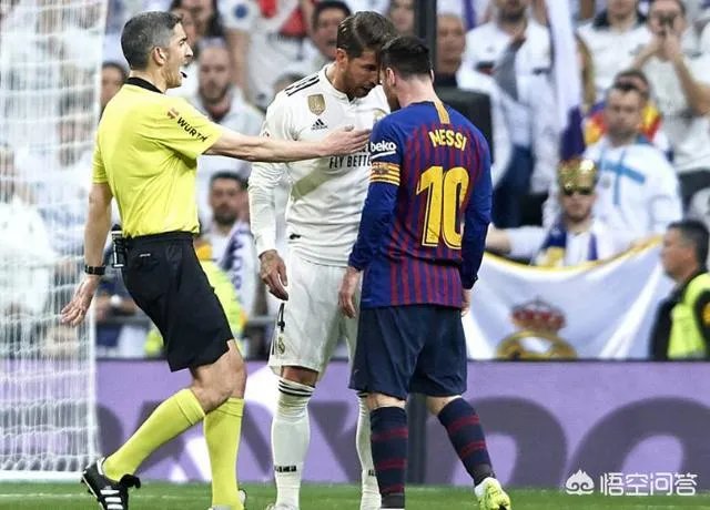 拉莫斯肘击梅西逃红牌, 谁注意梅西举动? 罕见顶牛, 向裁判投诉，你怎么看？