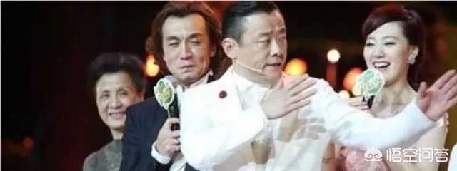 有人说头条全是李咏死的消息，难道一个艺人的离去会惊动全世界吗？你怎么看？