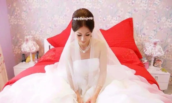 新娘化妆多少钱一次 新娘盘发化妆多少钱