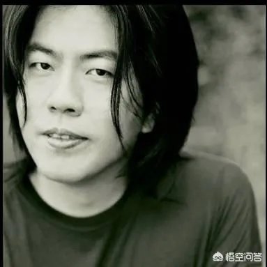 第一个在鸟巢开个人演唱会的歌手是谁？