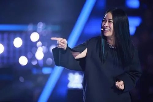 为什么中国好声音的那英战队，一次漏掉了艾怡良，一次遭遇了退赛风波?
