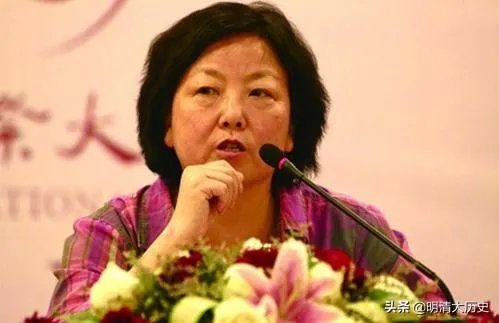 湖北大学教师梁艳萍，颠覆历史事实，长期发表“侮国”言论，怎么评价？