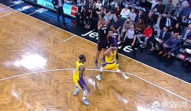 杜德利面对詹姆斯投进关键三分，为什么詹姆斯没有跳起来去干扰投篮，你怎么看？