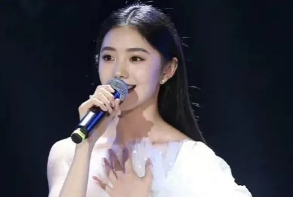 于正表示在新剧中可以试试刘浩存，刘浩存为什么能入得了于正的眼？