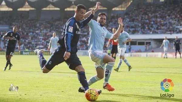 只有天空才是极限：耐克 推出限量版 Mercurial Superfly CR7 324K Gold / Quinhentos 足球鞋