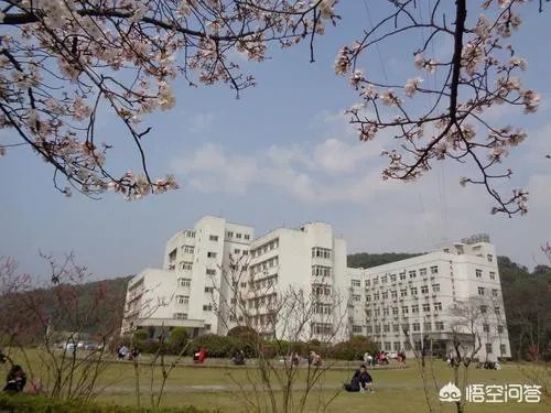 湖北师范学院怎么样？要不要去复读？