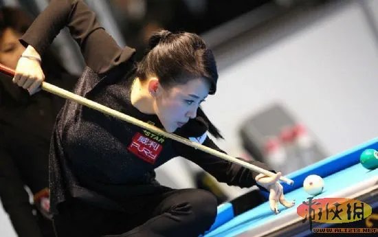 潘晓婷胸部压球被判犯规 转播特写引热议