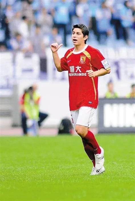 天体之王谢幕！36岁孔卡宣布退役，结束20年职业生涯，他是恒大史上最出色的外援吗？