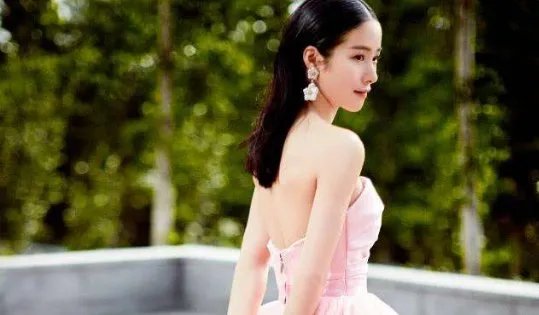 为什么女演员江一燕获得建筑奖惹争议？