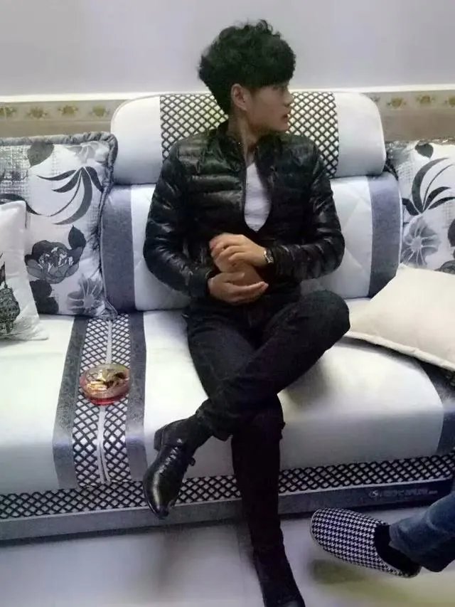 《英雄联盟》的主播小智到底长什么样子？有没有真实的照片？