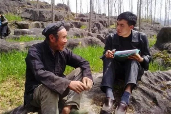 扶贫干部“大骂”,能骂醒“装睡的贫困户”吗?