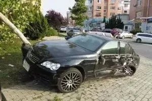 遇到刹车失灵不要慌 学会这几招可以保命