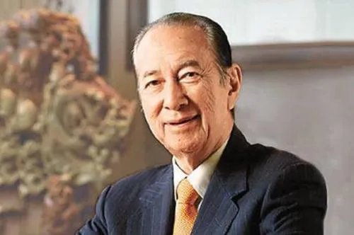 赌王何鸿燊一生成就颇多，为何说原配黎婉华更值得被记住？