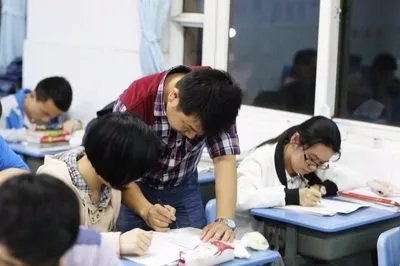 当代大学生现状，80%空闲时间蜗居宿舍，真的是因为沉迷游戏吗