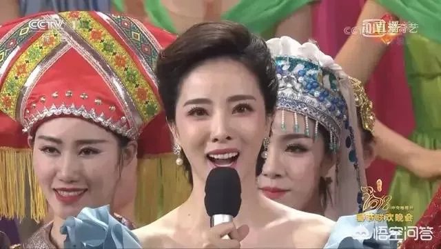 春晚火的是李思思的眉毛，怎么化眉毛能够适合自己呢？