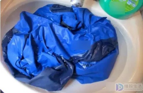 狼爪冲锋衣怎么洗