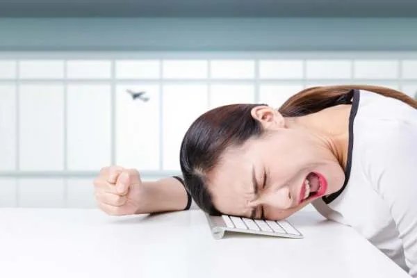 孕妇临产前跳楼：女人这一生，到底有多难？