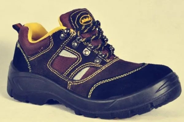 劳保鞋什么牌子的好？相对来说要靠谱点的。