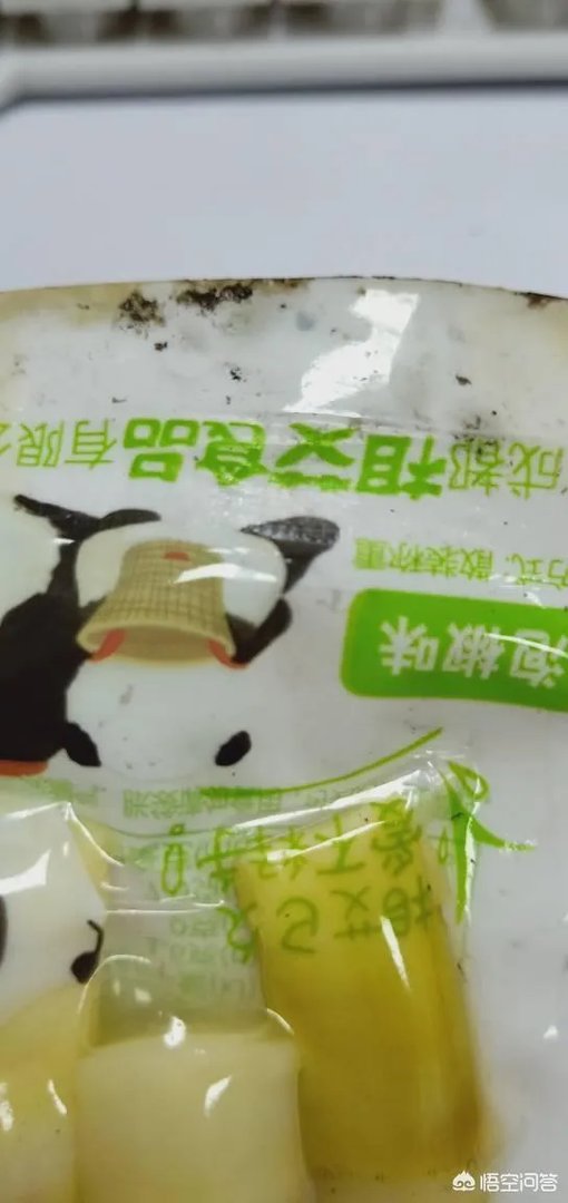 我给淘宝店家打了差评,为什么他好评率还是100%,而且它评论根本没有差评显示?