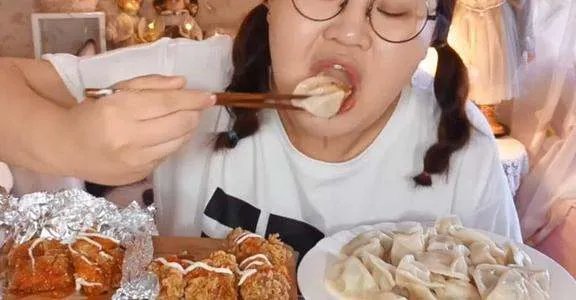 大胃王吃播催吐，催吐会给身体带来哪些伤害？