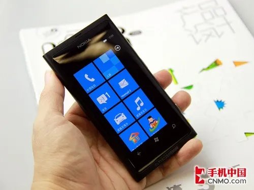 最本土WP7旗舰 诺基亚Lumia 800C评测