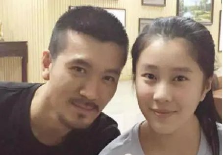 杨子大女儿近照曝光，19岁赶超黄圣依，你怎么看？