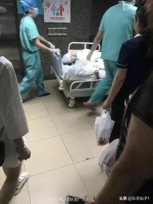 八十多岁的老太太病危，亲人要抢救，但老人叫孩子不要抢救了，你怎么看？