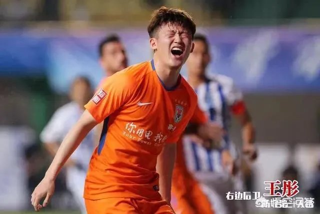 国足热身被印度逼平，鲁能两将王彤和金敬道表现不佳半场即被换下，你怎么看？