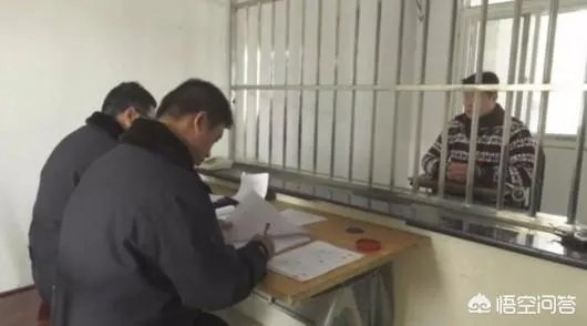 周口宝马大巴斗气互别，双方为了怄气互相别挡，你怎么看？