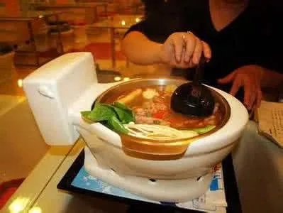 喝马桶水挑战的不是压力那是什么？