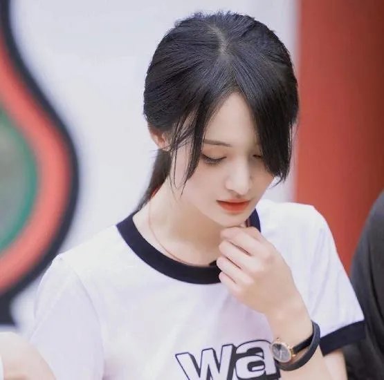 郑爽客串《刘老根4》，是偶像次元破壁，还是她无戏可拍了？