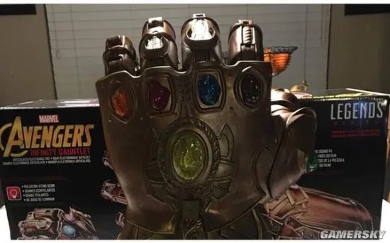 《复仇者联盟3》雷神新武器首曝 灭霸无限手套大的吓人