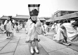 中国古代双手抱拳举过头顶鞠躬这是什么拜礼