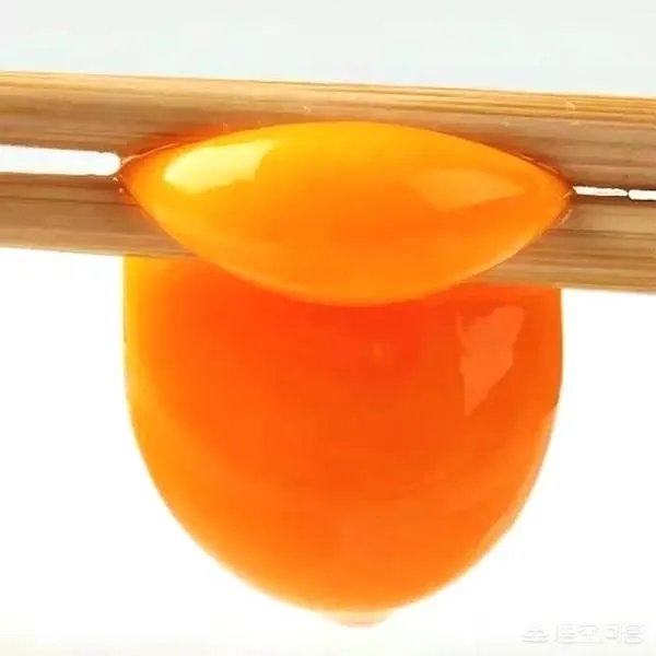 如何看待今年315晚会曝光出来的染色蛋冒充土鸡蛋，土鸡蛋和平常鸡蛋有何不同？