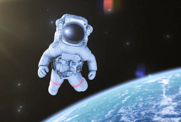 航天员飞行前,手里提的那个小箱子是干什么用的?